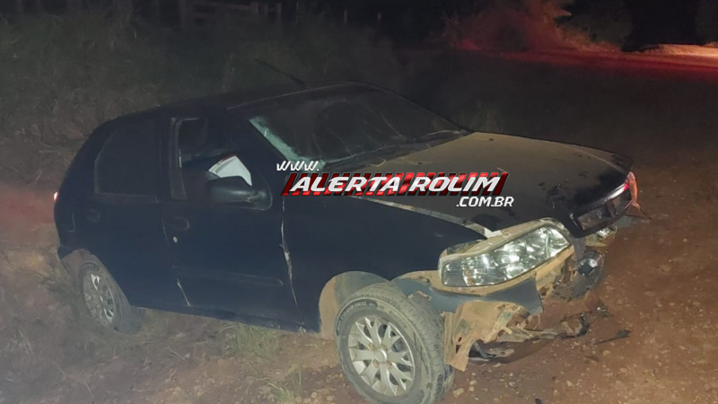 Mulher perde controle de veículo e capota na zona rural de Rolim de Moura; duas pessoas foram socorridas pelos bombeiros Mulher perde controle de veículo e capota na zona rural de Rolim de Moura; duas pessoas foram socorridas pelos bombeiros
