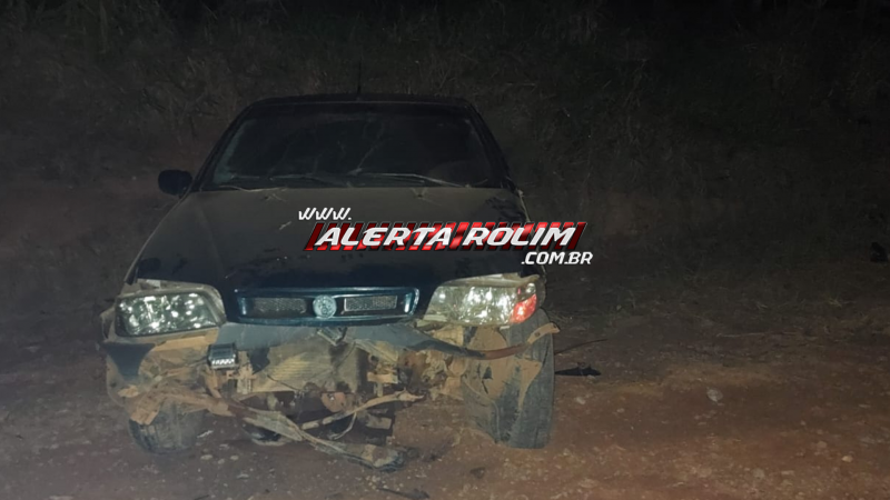 Mulher perde controle de veículo e capota na zona rural de Rolim de Moura; duas pessoas foram socorridas pelos bombeiros Mulher perde controle de veículo e capota na zona rural de Rolim de Moura; duas pessoas foram socorridas pelos bombeiros