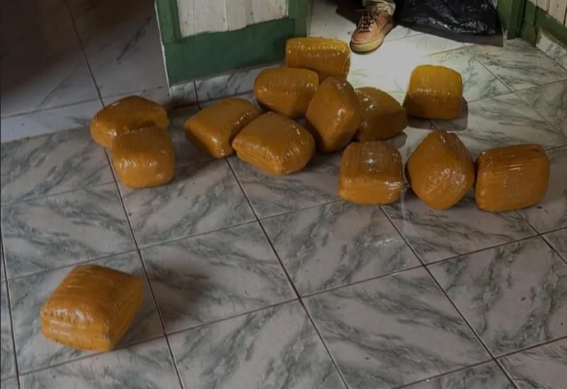 Operação policial apreende quase 19 quilos de drogas em Espigão do Oeste Operação policial apreende quase 19 quilos de drogas em Espigão do Oeste