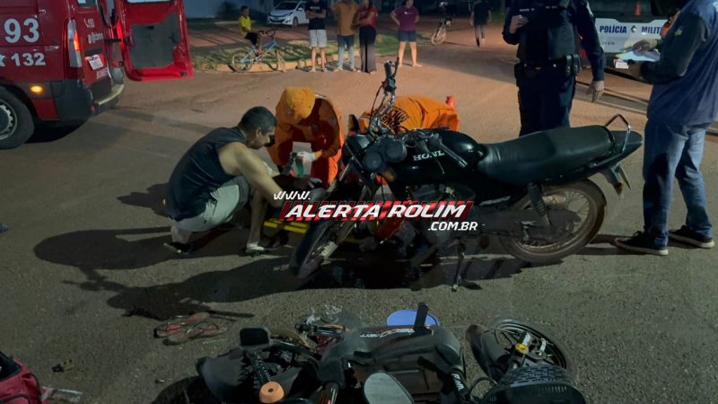 Acidente entre motocicleta e bicicleta elétrica deixa mulher com fratura na perna e homem com ferimentos na cabeça, no bairro Cidade Alta, em Rolim de Moura Acidente entre motocicleta e bicicleta elétrica deixa mulher com fratura na perna e homem com ferimentos na cabeça, no bairro Cidade Alta, em Rolim de Moura