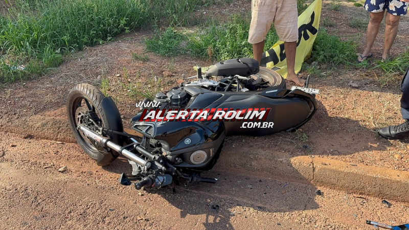Colisão entre carro e moto deixa mulher ferida, em Rolim de Moura Colisão entre carro e moto deixa mulher ferida, em Rolim de Moura