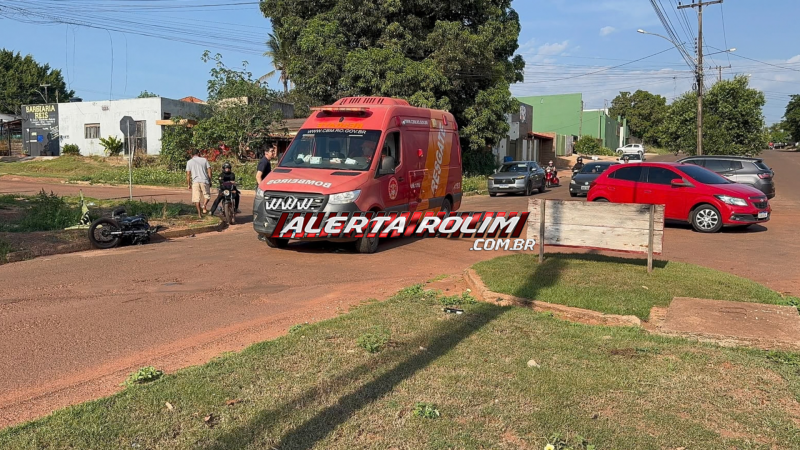 Colisão entre carro e moto deixa mulher ferida, em Rolim de Moura Colisão entre carro e moto deixa mulher ferida, em Rolim de Moura