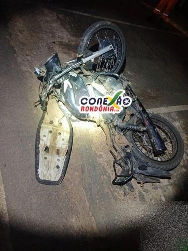 Motociclista de 23 anos morre após colisão com carro em Espigão do Oeste; motorista fugiu do local Motociclista de 23 anos morre após colisão com carro em Espigão do Oeste; motorista fugiu do local