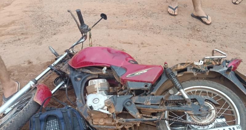 Motociclista é socorrido em estado grave após acidente; motorista de carro foge sem prestar socorro, em Rolim de Moura Motociclista é socorrido em estado grave após acidente; motorista de carro foge sem prestar socorro, em Rolim de Moura