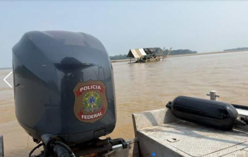 PF deflagra operação contra garimpo ilegal no Rio Madeira em RO PF deflagra operação contra garimpo ilegal no Rio Madeira em RO