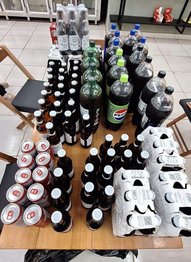 Vigilância Sanitária autua comércio de bebidas e apreende lote vencido em Rolim de Moura Vigilância Sanitária autua comércio de bebidas e apreende lote vencido em Rolim de Moura