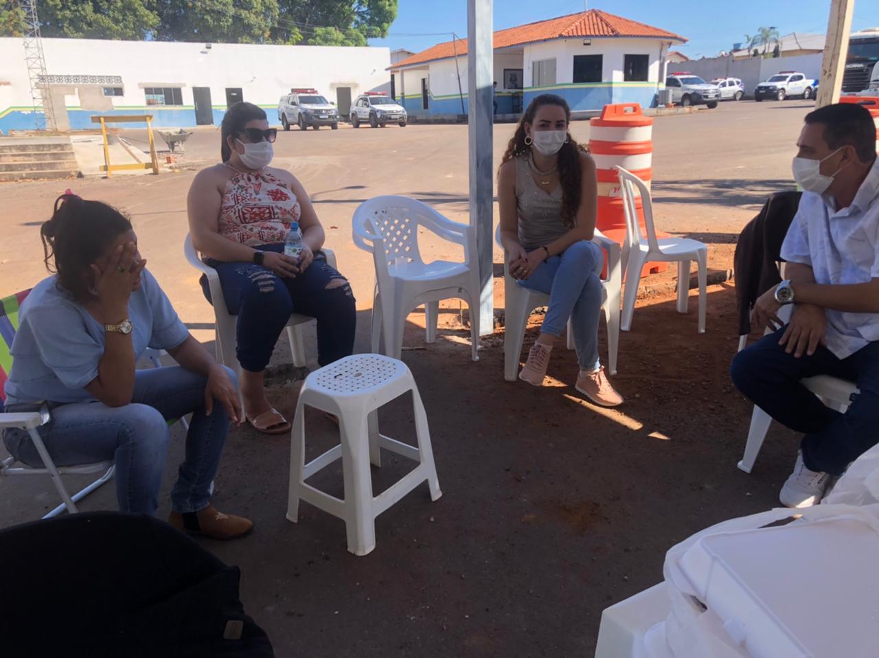 Protesto de esposas de policiais e bombeiros militares em Rolim de Moura é encerrado até a próxima reunião com o Governo do Estado de Rondônia